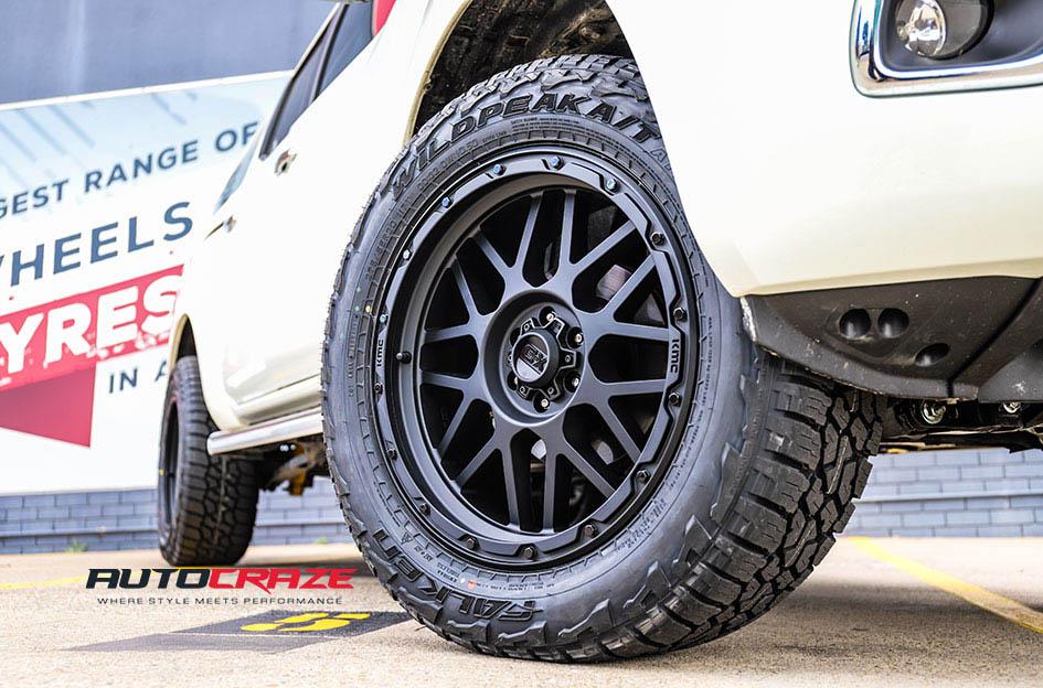 NISSAN NAVARA GRENADE OR MATTE BLACK